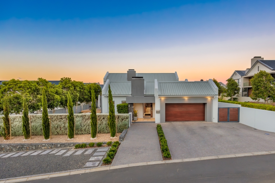 4 Bedroom Property for Sale in Graanendal Western Cape